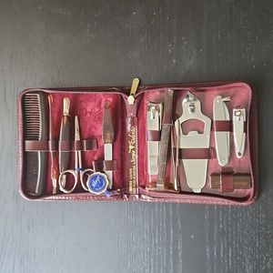 SERGIO VALENTE GROOMING KIT IN BONDED LEATHER MAROON CASE